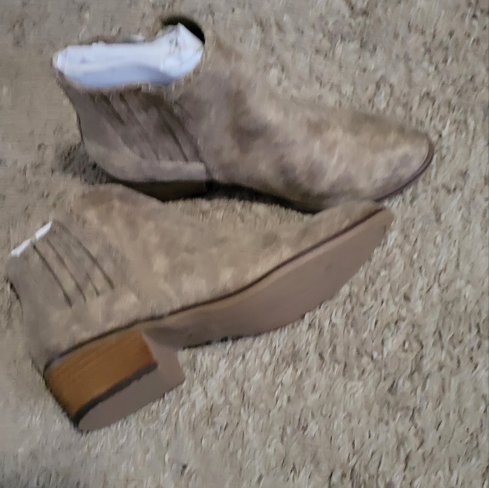 Pull-on Booties - Picture 2 of 3